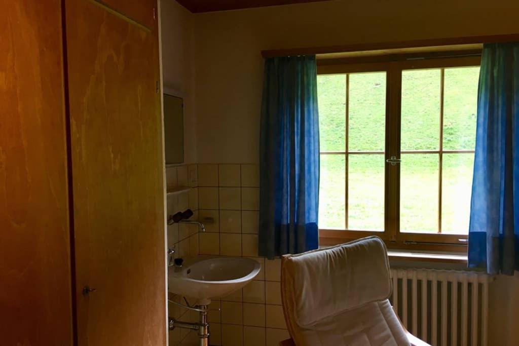 Ferienwohnung Uf Z'Enisch Klosters Eksteriør billede