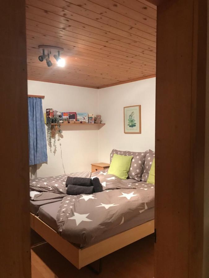 Ferienwohnung Uf Z'Enisch Klosters Eksteriør billede