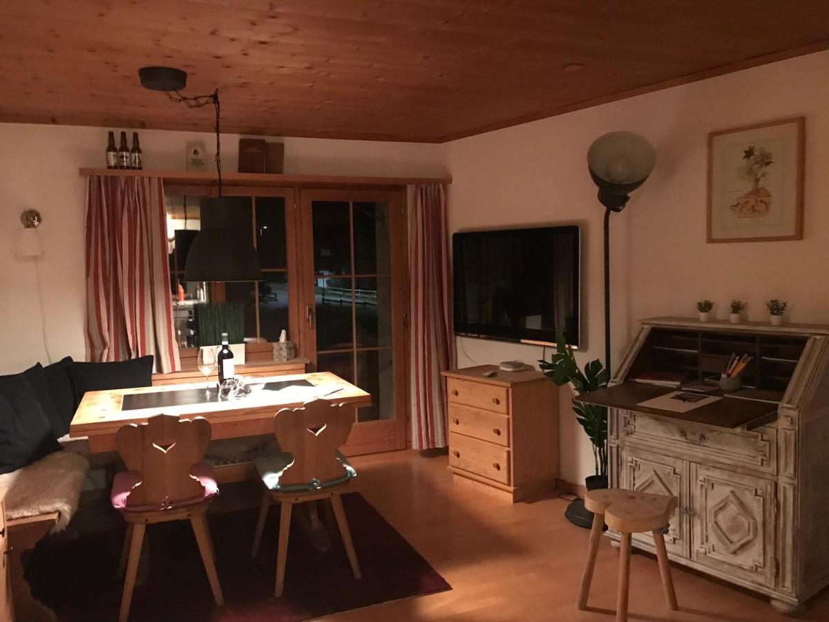 Ferienwohnung Uf Z'Enisch Klosters Eksteriør billede