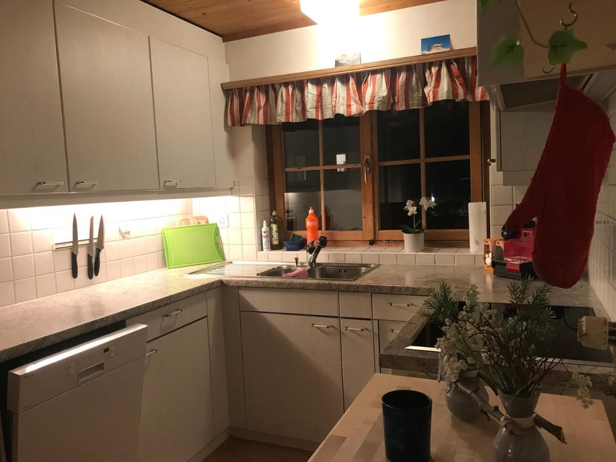Ferienwohnung Uf Z'Enisch Klosters Eksteriør billede