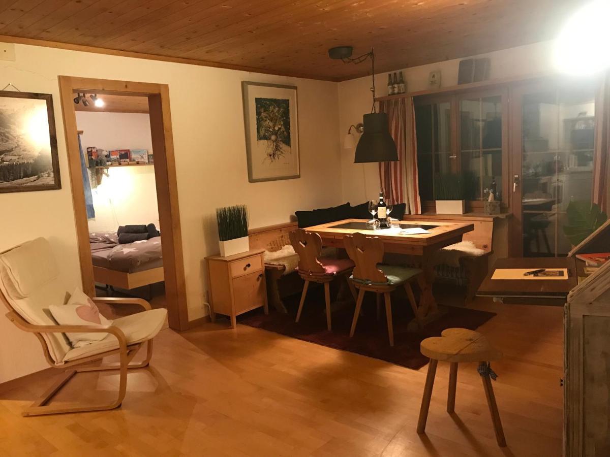 Ferienwohnung Uf Z'Enisch Klosters Eksteriør billede