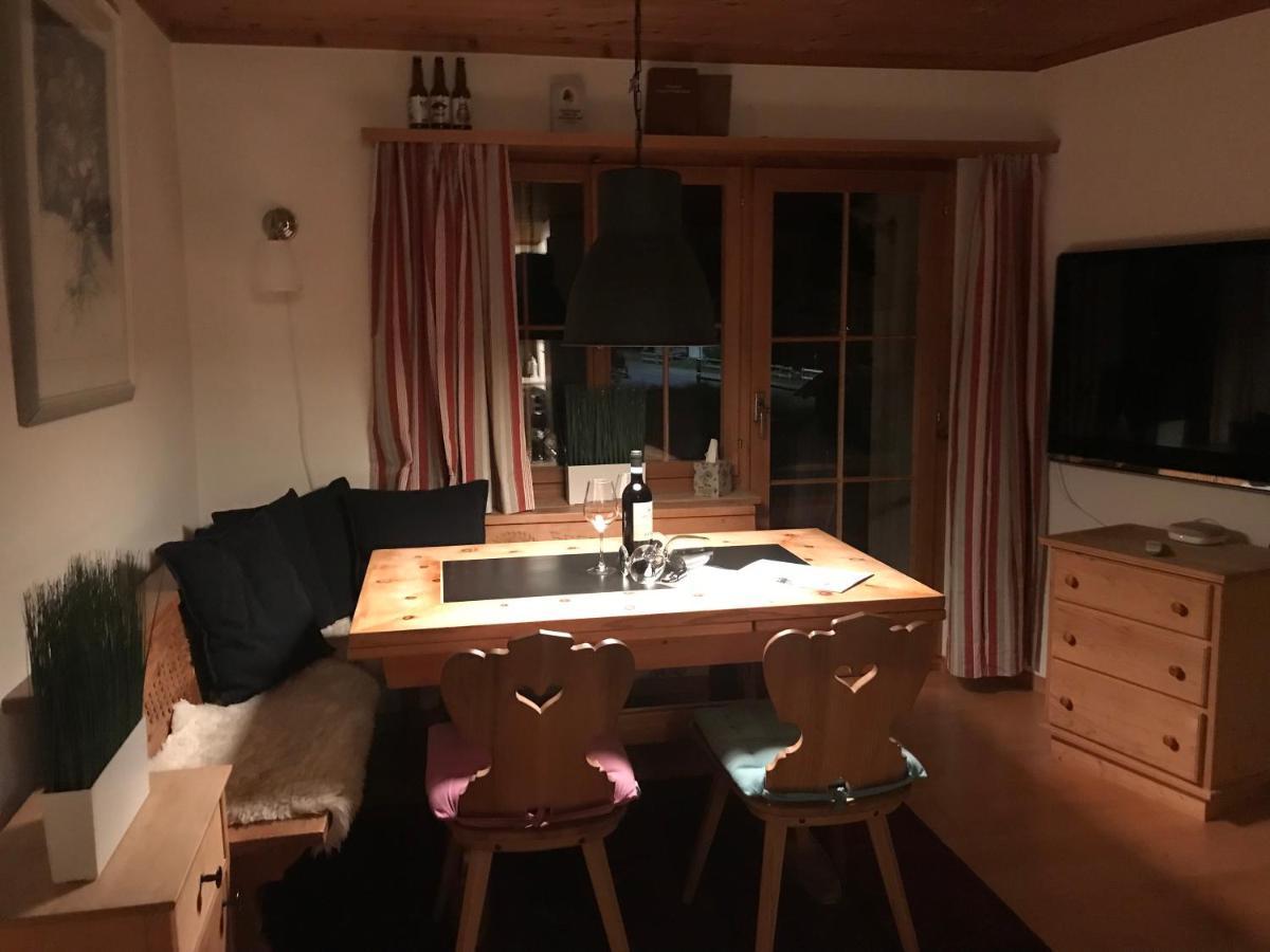Ferienwohnung Uf Z'Enisch Klosters Eksteriør billede