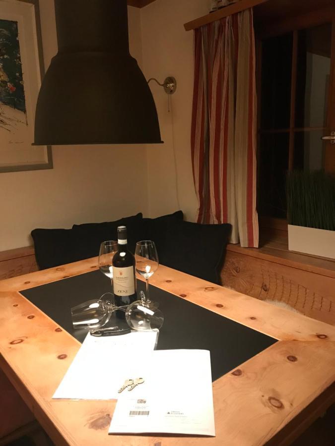 Ferienwohnung Uf Z'Enisch Klosters Eksteriør billede