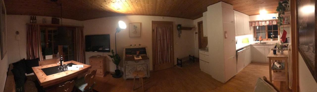 Ferienwohnung Uf Z'Enisch Klosters Eksteriør billede